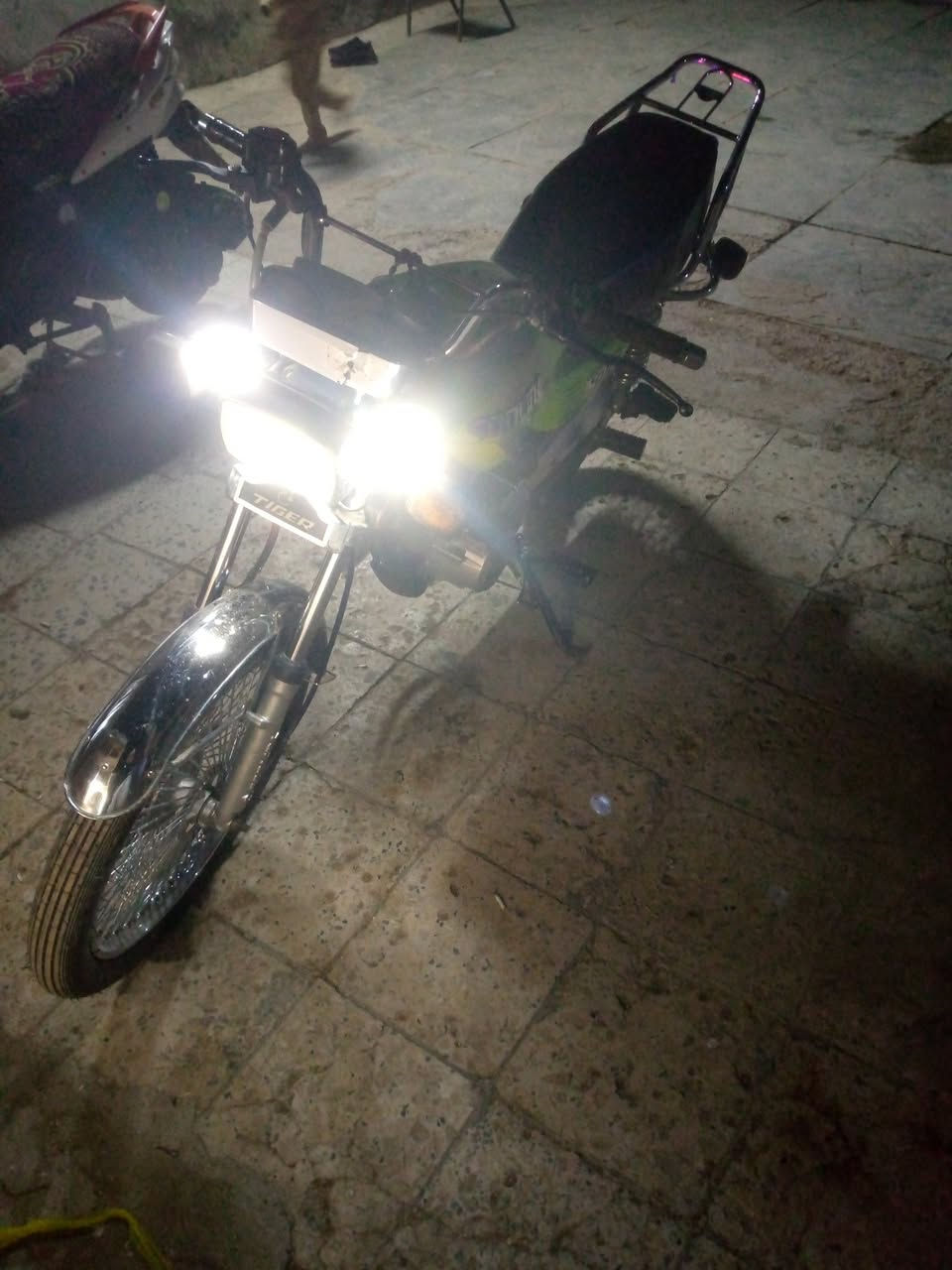 سلام عليكم دراجه للبيع موديل 23 اوراغ5 مكاني واسط الزبيديه محرك مكفول ***********
