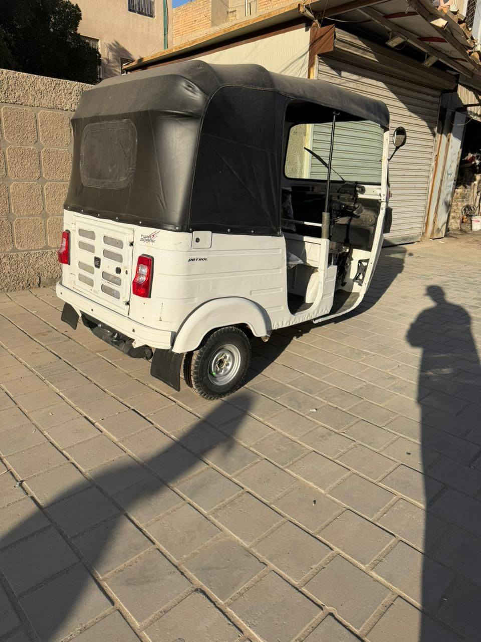 تكتك للبيع موديل 20 شهر 12 رقم وسنويه تكتك كفاله عامه من صبغ ولمعجون محرك اخرس تراي مال زيرو
كامله تكتك كبل لشارع /بغداد الجديده الأمين الثانيه 
 اتصل او واتساب (***********) 🛺🛺🛺
