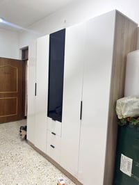 أغراض منزلية • خزائن • حالة ممتازة