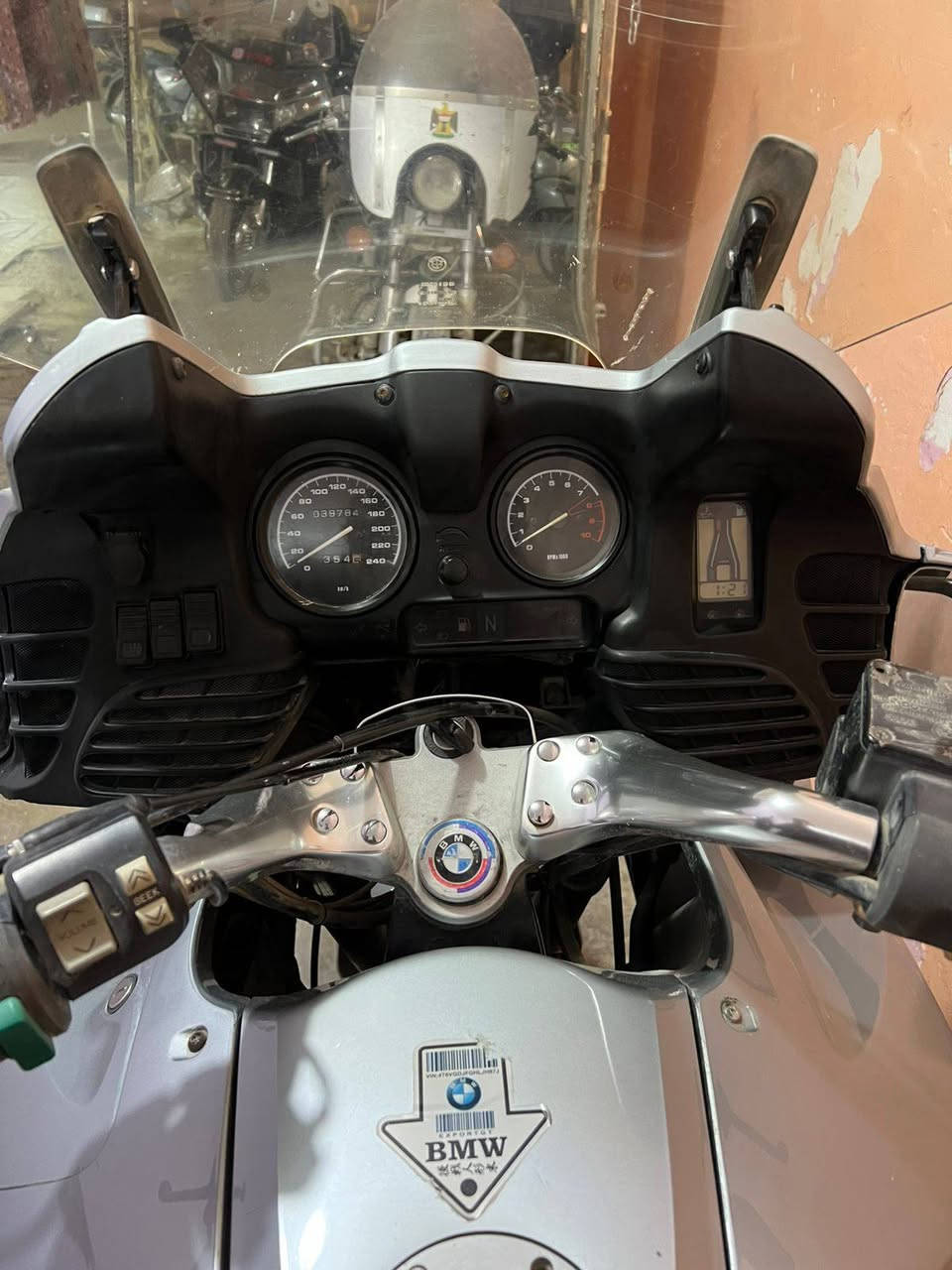 للبيع bmw r1100rt 
جام كهرباء 
جنط ابلاديه دراجه ماشيه 39 الف 
كير مكينه كهرباء مكفوله مكاني سامراء 
دراجه بدون رقم بدون كمرك 
***********
السعر 20 بيهه مجال بصيط

