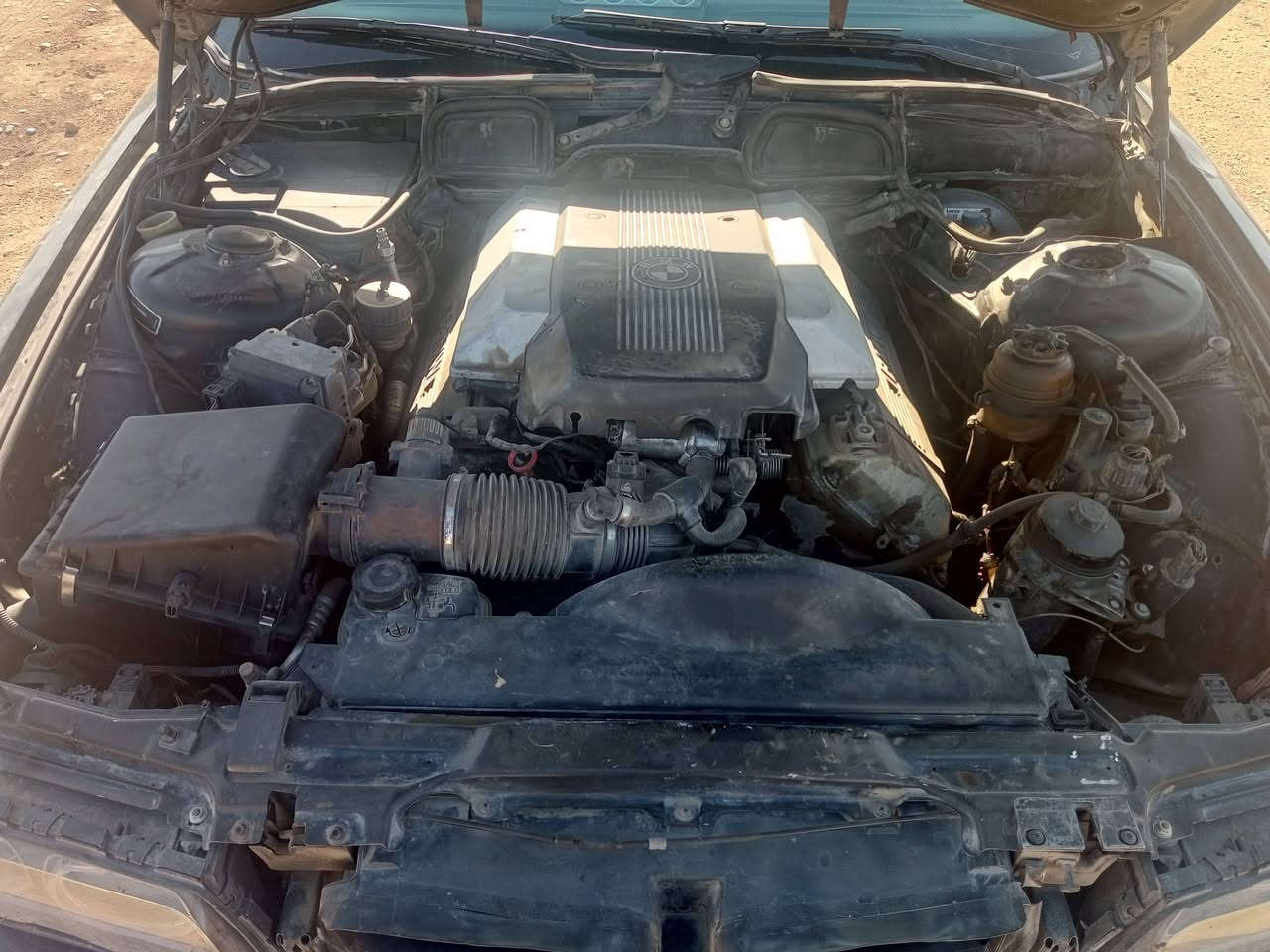 سلام عليكم كاسحه كير ومحرك خير من الله 
محرك 40 للبيع او امراوس.  ***********
