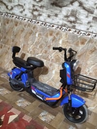 دراجة كهربائية • تمشي ٦٠ • شاشة ما تشتغل