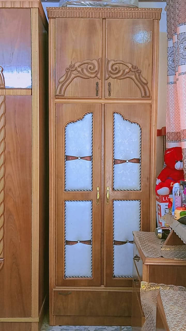 عندي غرفة نوم للبيع شرط بعدها لوك احلى من الصور
ملحق تخت وملحق قنصور 
مع طخم 5 أمتار بي قطعتين يرادلها سفنج لان تعبان 
مكاني موصل جانب ايمن حي المشاهدة مدخل بيت سيد توحي 
باقي التفاصيل خاص


**إذا كنت صاحب هذا الإعلان وتريد حذفه لأي سبب، رجاءا أرسل رسالة إلى الدعم الفني**
