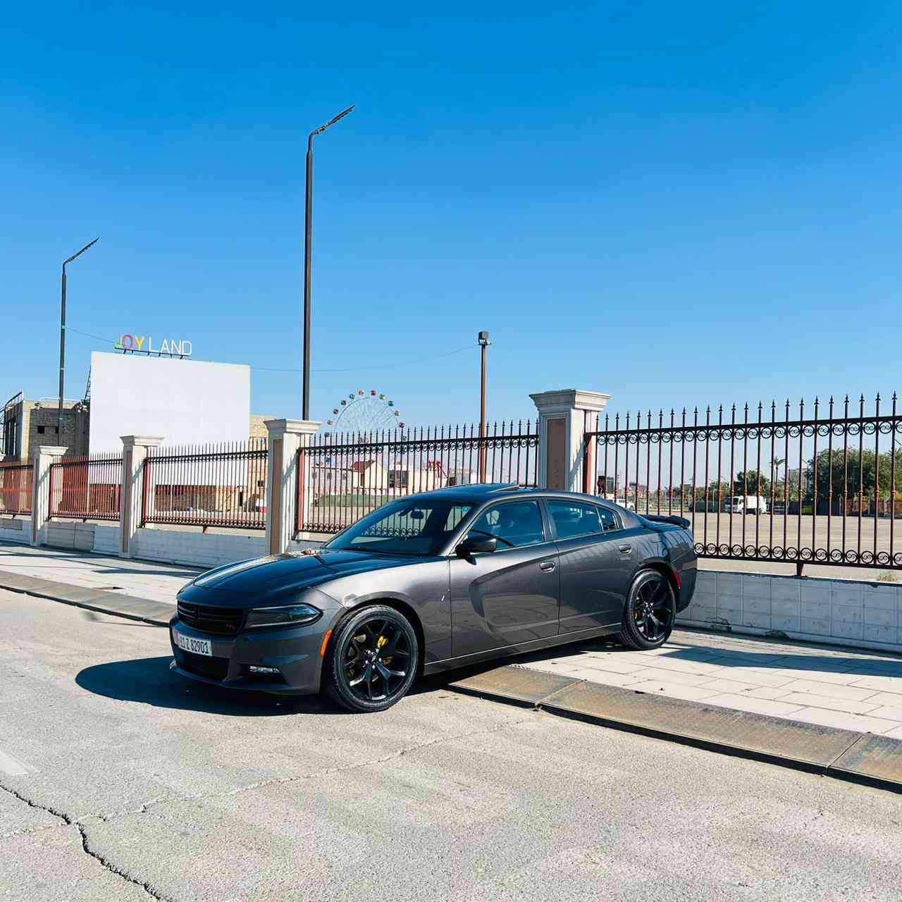 جارجر 2022 امريكي 
SXT فول الفول 
6 سلندر 
حادث جاملغ وبنيد 
ماشيه 66mi
فتحه 
بصمه 
كشنات جلد 
تدفئه تبريد بل كشنات 
استيرن تدفئه 
كشنات كهرباء 
حساس خلفي 
قطعتين تبريد 
كشن حضن 
ويل 20
تشغيل عن بعد 
وباقي المواصفات المعروفه 
السعر 219 وبيه مجال 
مكان السياره بغداد حي الجامعه 
☎️ ***********
