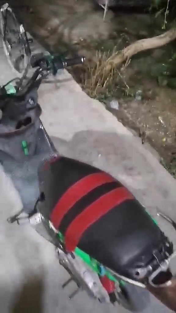 بيع مستعجل ب ٢٥٠ قفل قفل تفاصيله خاص العنوان بابل محاويل ناحيه الامام ***********
