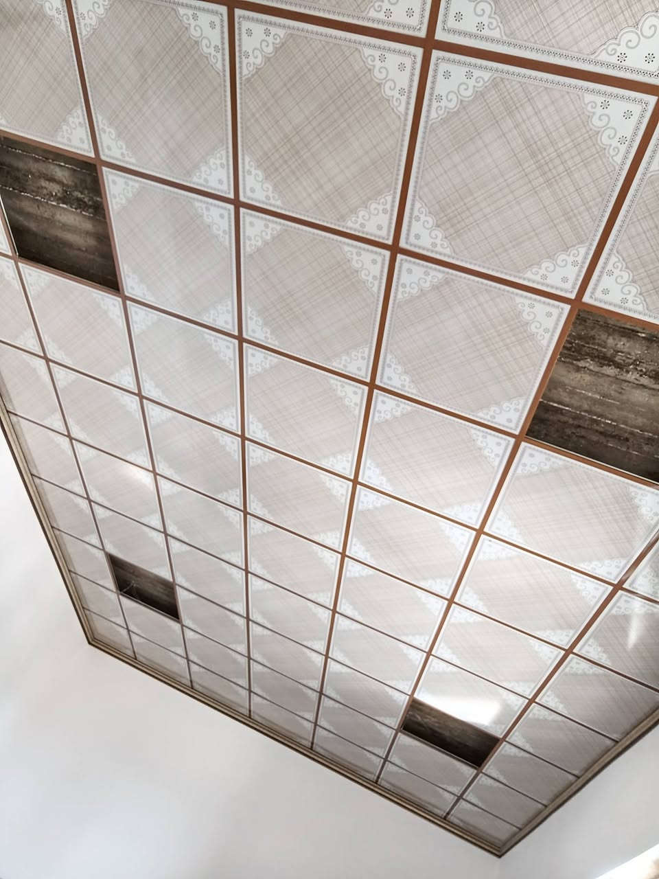 السلام عليكم تنفيذ كافه أعمال الديكور سقف ثانوي جبسن بورد تغليف جدران ورق جدران للأستفسار الاتصال على الرقم ***********
