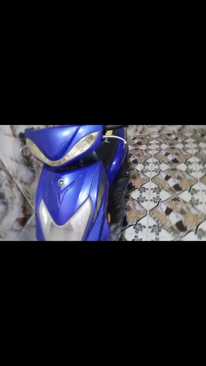 السلام عليكم دراجه البيع شغاله بس عوزها باتري سعر 400 بيها مجال رقم الهاتف *********** واتساب اتصال *********** العنوان البصرة قرب محكمة الكزيزة
