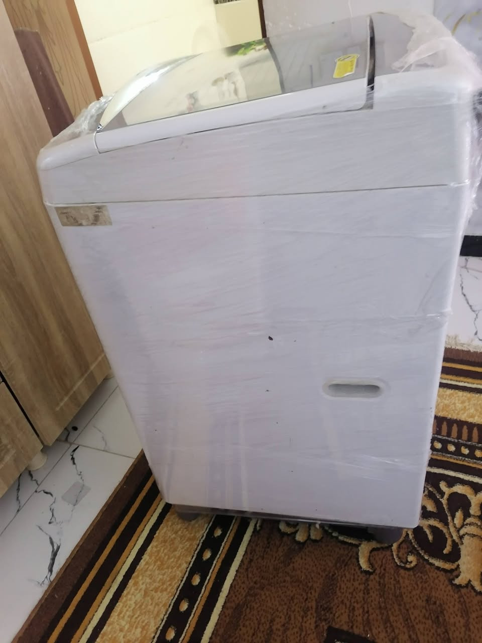 السلام عليكم غسالة اوتوماتيك جديده للبيع سعر ٥٠٠ بيهه مجال بسيط.  مرجوحه جديده سعره  ٤٥٠ مكان الحسينيه  ***********
