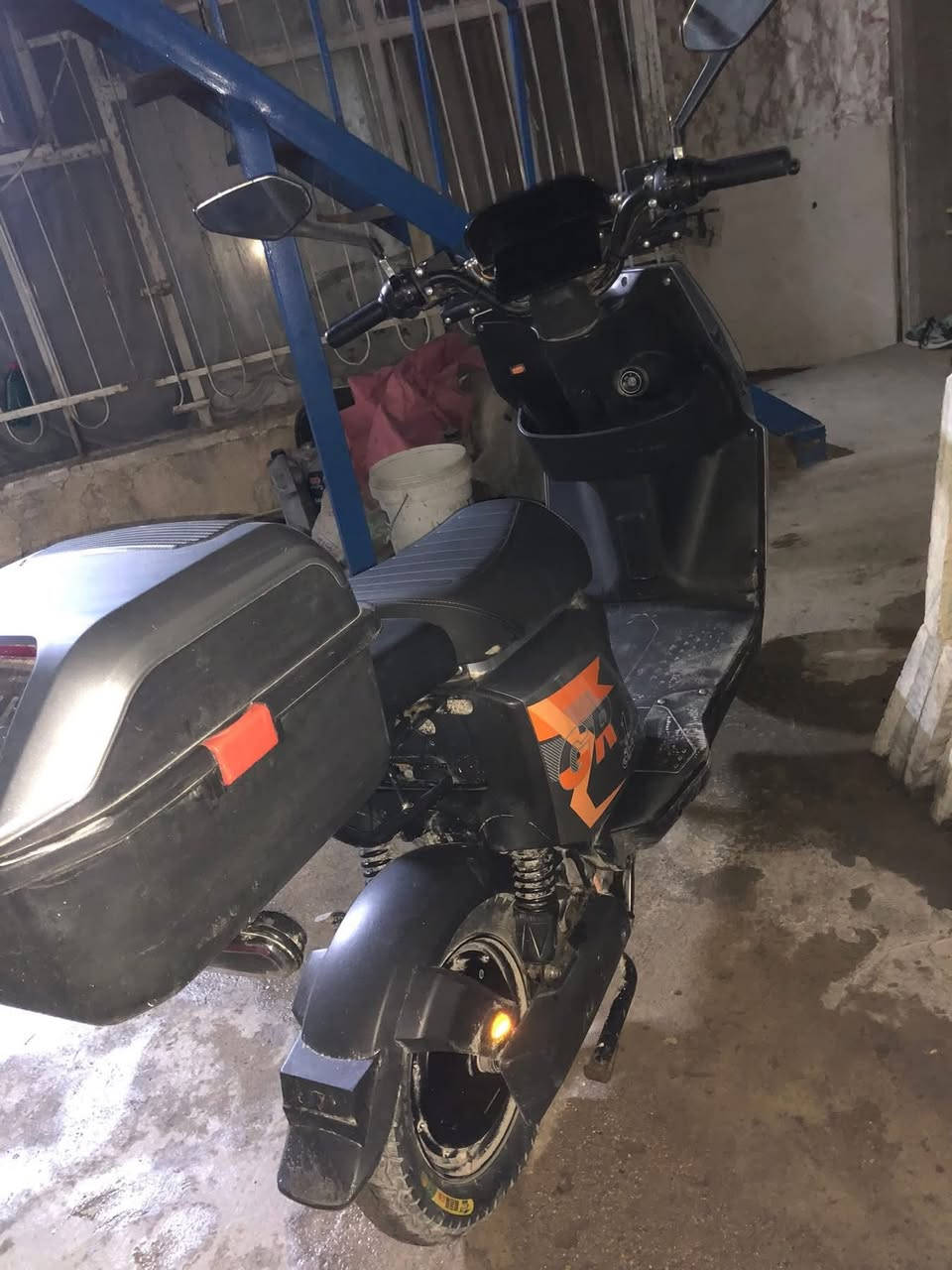 سلام عليكم دراجة GRموديل 2025
5بطاريات كلشي شغاال ما بيها اي شي نضيفة تايرات جدد بيها فقط جوزة مكسورة واليدة مال البريك الخلفي مكسورة نقص بطارية وحدة  بيها سويجين+كارتين +بصمتين قيم واخذ المكان بغداد العبيدي الاستفسار ‏
‏***********‏رصيد
***********واتساب
