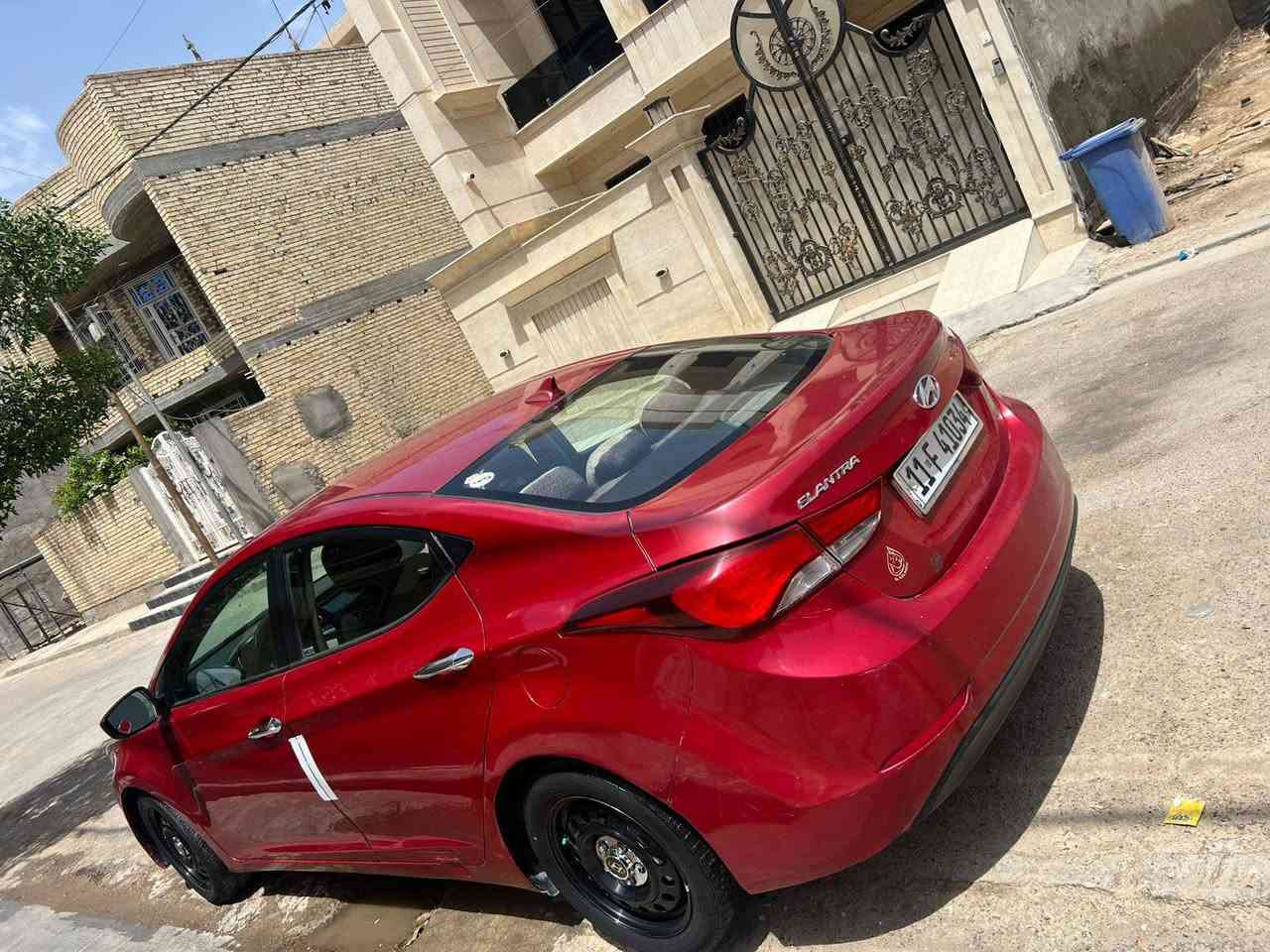 لنترا 2015 وارد امريكي 
حادثها الجاملغ الخلفي والباب الخلفيه جهت السايق بدون دواخل وبدون ايرباك بدون لالغد ولا شواصي  بجم كبس 
رقم  بغداد الدولي  بأسمي
محرك 2000 دوش
ماشية 110
مكاني : بغداد البياع
السعر 110$ وبيه مجال للشراي 
للاتصال *********** بي واتساب
