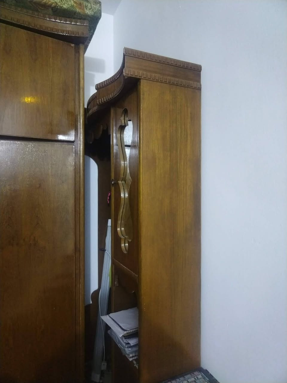 السلام عليكم ورحمة الله وبركاته.
غرفة أخشاب للبيع (عدا الكنتور)

الغرفة مكونة من چرباية وزاوية ملابس وزاوية تلفزيون وأحذية وميز مكياج عدد ٢

السعر ٤٠٠

التواصل مع الأرقام الآتية:
***********
***********

غير موجود على الفيس بوك
