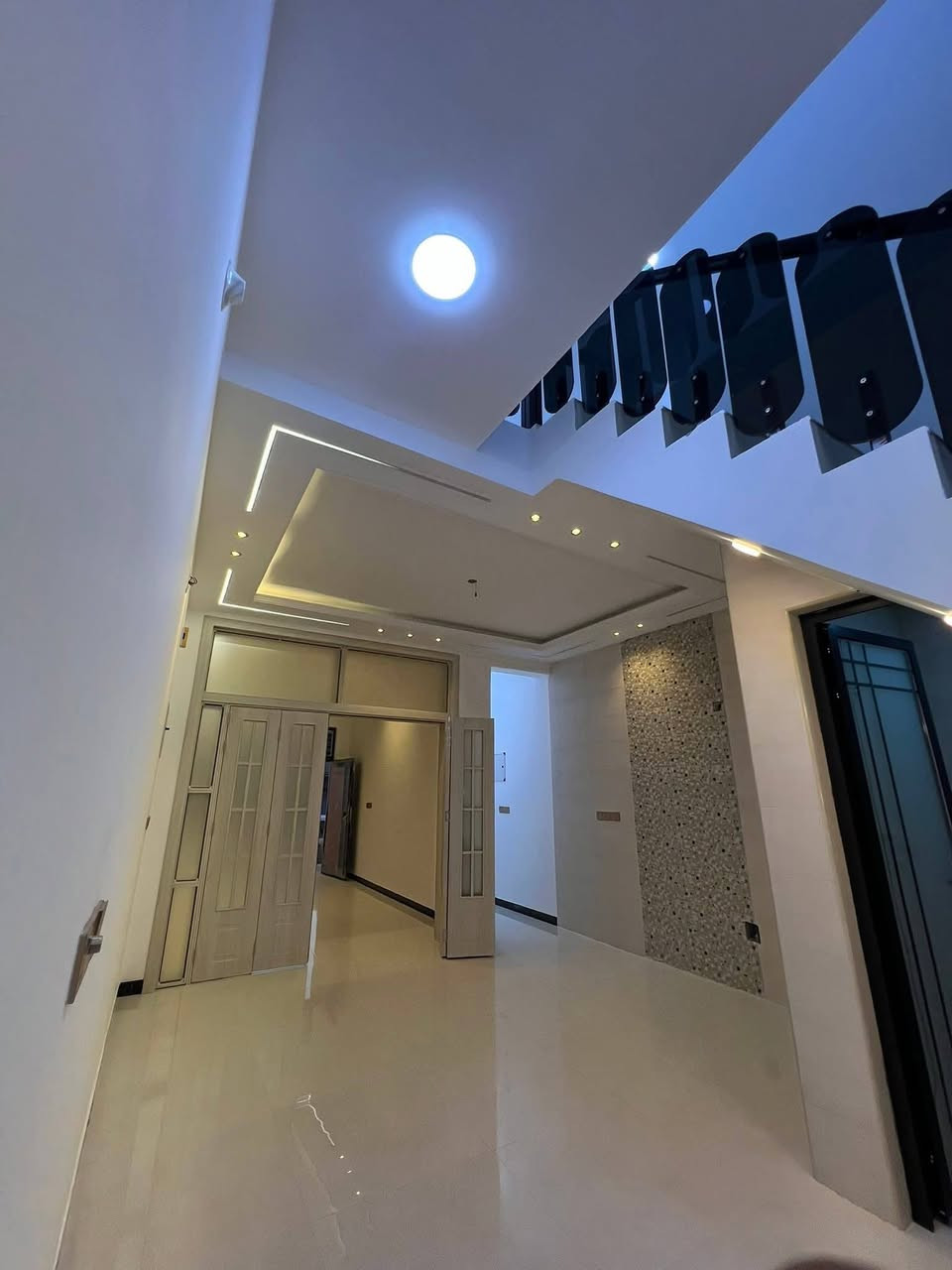 سلام عليكم متابعينا الكرام تحيه الى حضرة الادمن المحترم جانب من اعمالنه عمل جبس بورد سعر المتر بس عمل 10 كرزته وعمل لحد الصبغ 20  صبغ الداخل المتر 3000 بالاضافه الى صبغ الواجهيات ولحديد بأسعار مناسبه بابل لتواصل وات ساب  ***********واتساب ***********
