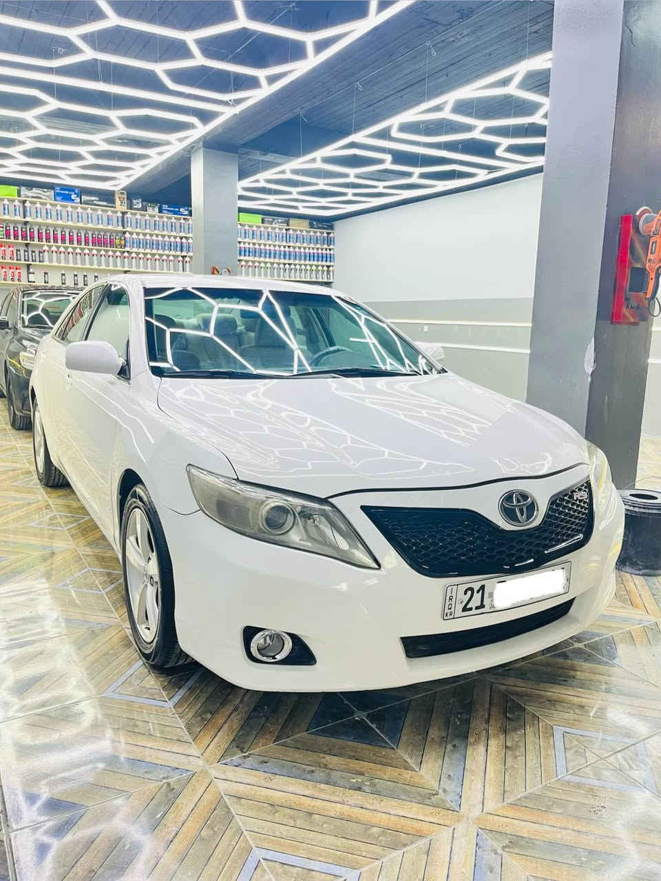 Camry 2010 Le
گێر و مەکینە و تەبریدی تەحویلی  بەشەرت
سەنەوی تا ١١/٢٠٢٧ تازەیە 

کامل سێرڤس کراوە 
٤ تایەی لۆکی لەژێرە تازە غازی تەبرید ڕۆن و بانسی تازە گۆڕاوە 
بێ ناوگرتن بێ ئیرباگ 
سوکان ڤۆلیۆم تحدید سورعە جام کارەبای و ئاوێنە کارەبای 
تراکشن  ناو ڕەساسی سەرداشبوڵی جوان ماوەتەوە عەدەسەو زینۆن 
١٦٤ هەزاری حەقیقی رۆشتوە
سۆنەرەکەیم داناوە 
سعری ١١٨ معامەلە
بێ مەسرەفە سەیارەکە 
شوێن : سلێمانی
*********** ڤایبەر و وەتس ئەپی لەسەرە السليمانية, العراق

