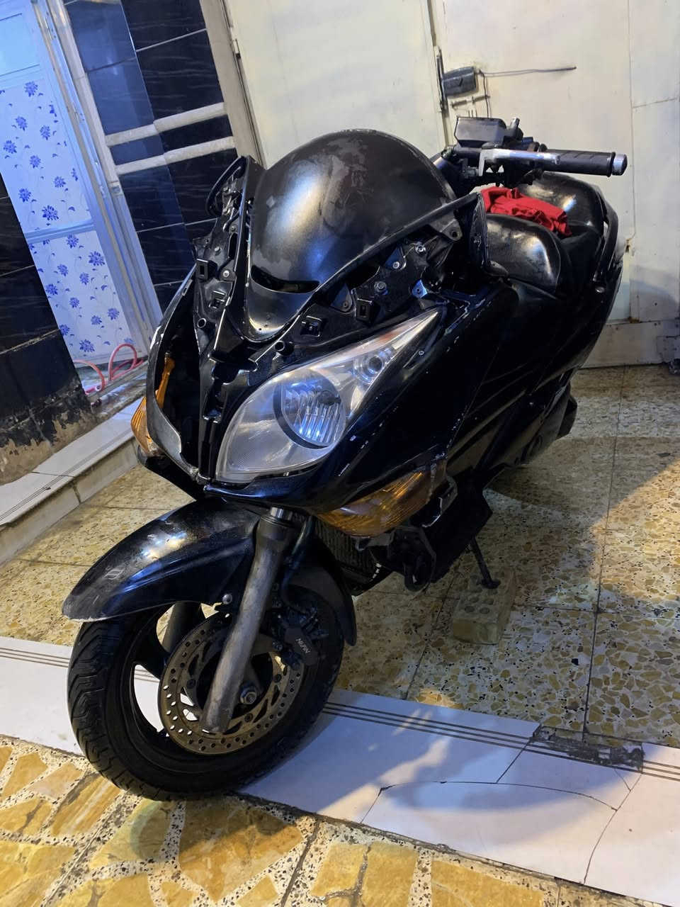 سلام عليكم شباب سلفر ونج GT شباب دراجه صار بيه حادث قبل شهرين و نتركت مكينه مكفوله سبانه ما ممدوده عليه سعر مليون 100 وبيه مجال حك جيه ***********
