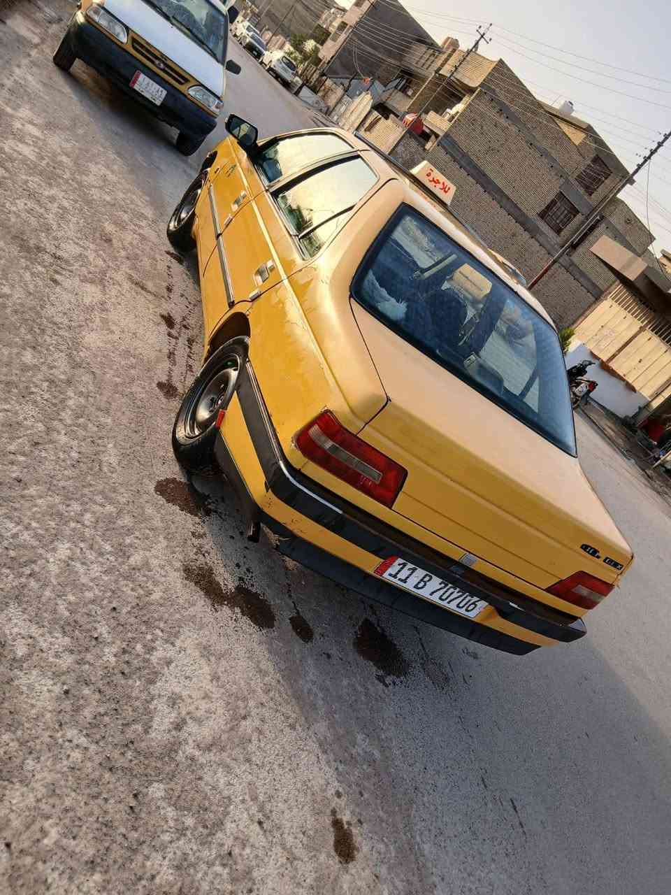 سلام عليكم
بيجو جي ال اكس 2012 رقم انكليزي سنويه لل31
كير مكينه خير من الله 
شلعه معدل 
بيها نواقص بسيطه 
٣٣ وبيها مجال مكاني بغداد 
***********
