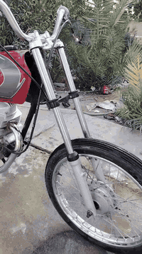 سلام عليكم دراجه يراني نامه للبيع  أدوات بس مكفوله تعمير جديد شاصي كفاله مكينه جديده ناعمه سعر 450
وبيهه مجال مكاني البصره الزبير رقم ***********
