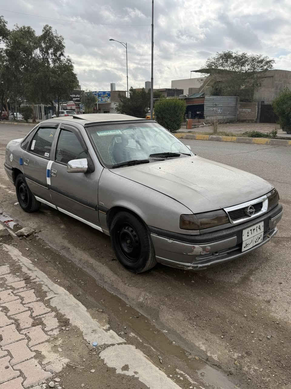 ابل فكرا موديل ٩٣ 
محرك ٢٠ كير اؤتو 
سياره بسمي 
سعر ٣٨ بييه مجال 
***********
***********
