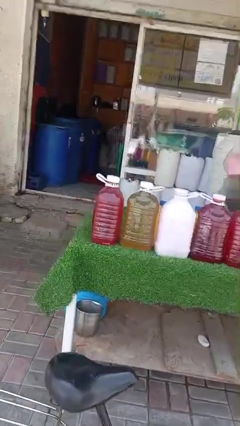 محل حسين الشمري لبيع الزاهي الفل والمعطرات المركزه انتقل المحل من شارع السبيس إلى شارع حي الزهور مقابل المستوصف للاستفسار الاتصال على الرقم ***********
