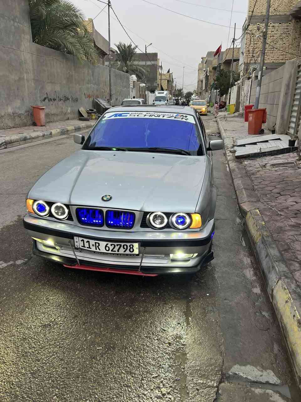 525كير عادي
رقم بغداد بسمي تحويل مباشر
موديل 1990
مسكر فانوس 
كزوز رياظي تحكم ريمونت 
تشغيل عن بعد
تخم تاير جديد ويل أم جديد
منظومت زنون لايت
تبريد شغال ثلج 
صدر مامي خلفي جديد 
سيارة جاهزة تجي وشوف بعينك 
سعر 65مكان سيارة كوت 
***********
