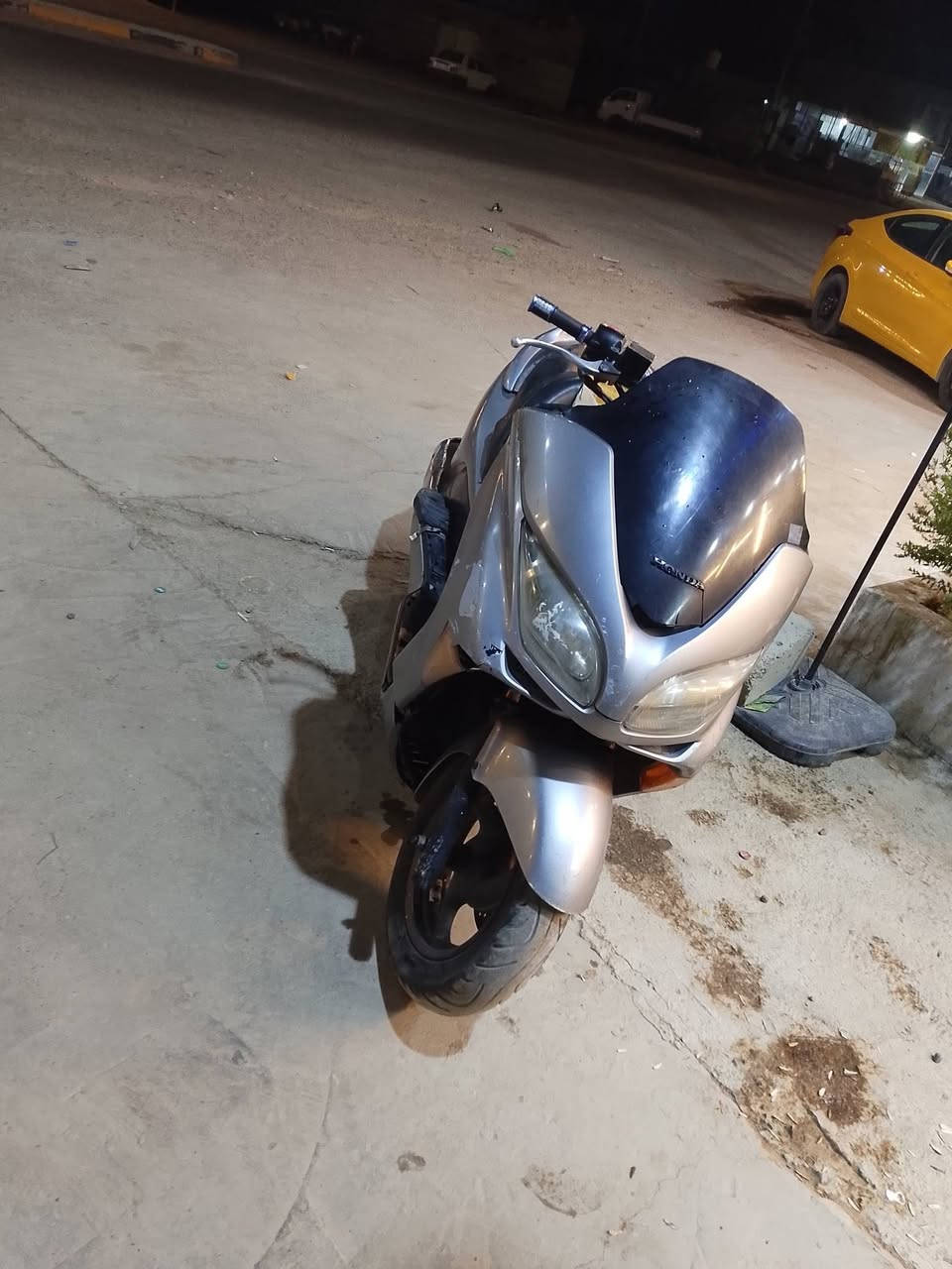 فورزه 09دراجه كامله مكمله مابيه نقص شلعه ومعدل سستم سماعت باتري جديد تايرات زوج جدد مي احمر دراجه عليه ادامه كامله اوراق كامله السعر750وبيه مجال للطيبن العنوان بغداد تقاطع نهروان الرقم ***********
