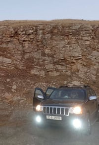 جيب كراند شيروكي لاريدو (Laredo) موديل 2010 محرك 6 سلندر سعة 3.7 لتر ب...