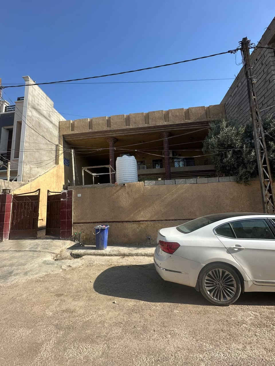 بيت للبيع مستعجل شارع المفرگ خلف الحسينيه 240متردبل فاليوم اربع غرف نوم استقبال وهول وهول حولي صحيات داخل خارج السطح كاشي مغلف ايزيكوم حديقه كراج يسع سيارتين بيت نضيف جوه السوگ سعره اني صاحب البيت والبيت مكيف تدفئه وتبريد
للاستفسار ***********
