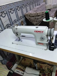 مكينة خياطة