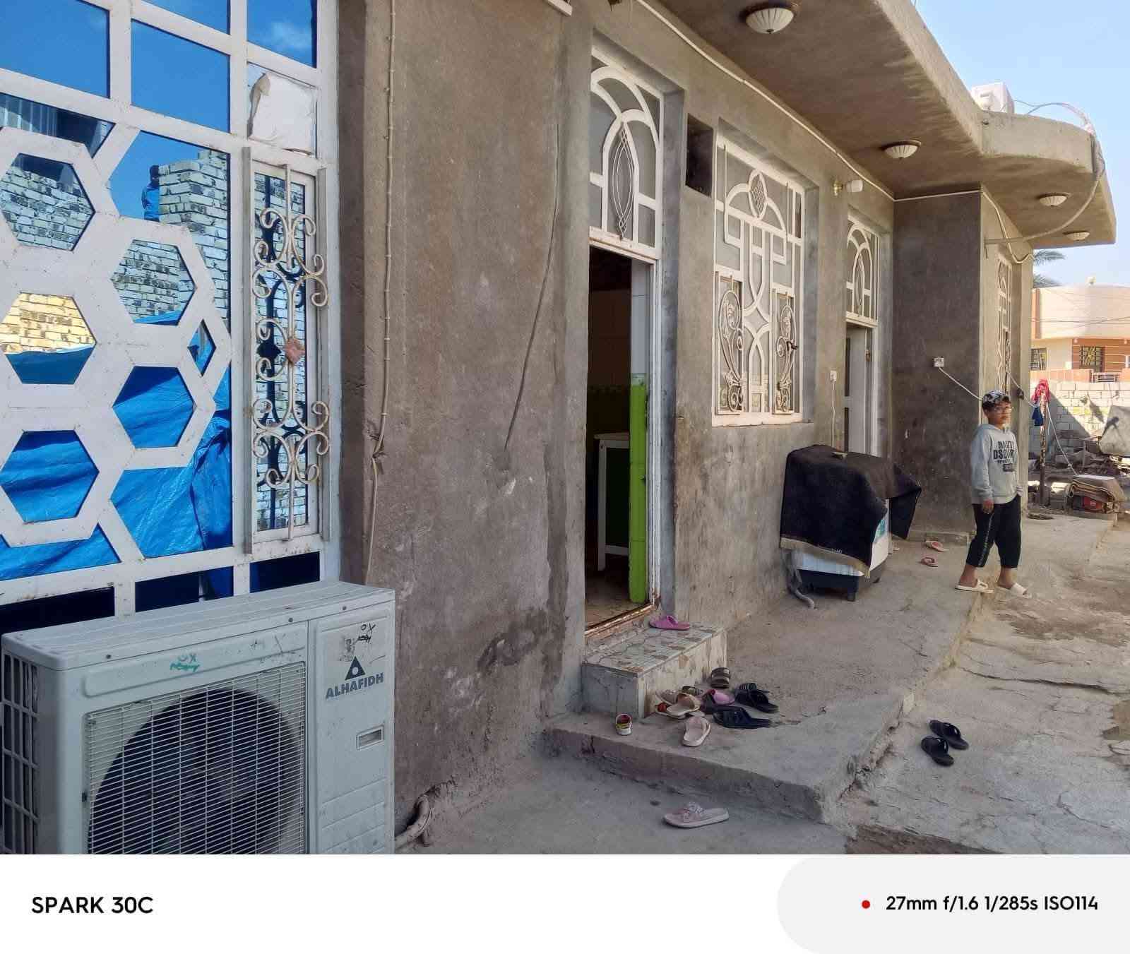 دار للبيع طابو زراعي سند 25 مساحة 350 م
مظيف كبير مع صحيات خارجية 
غرفتين نوم 
هول مطبخ مجمع صحيات 

العنوان شارع العلوية الشريفة عليها السلام 

***********
