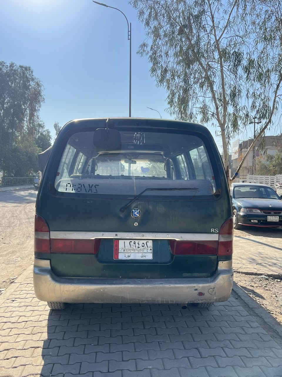 السلام عليكم جمعة مباركة عليكم جميعا 
بريجو موديل 96 سنوية الى 27 رقم بابل 
تحويل ثاني يوم 
كير محرك اكسل مكفول  مكينة 3000 
داخل السيارة نضيف بس نقص بطاين اثنين باب الخلفي وبصف السايق 
بس كشرهة شوية يرادلة 
مكان السيارة ديالى بعقوبة السعر 45 وبيهة مجال 
الاتصال ***********@
