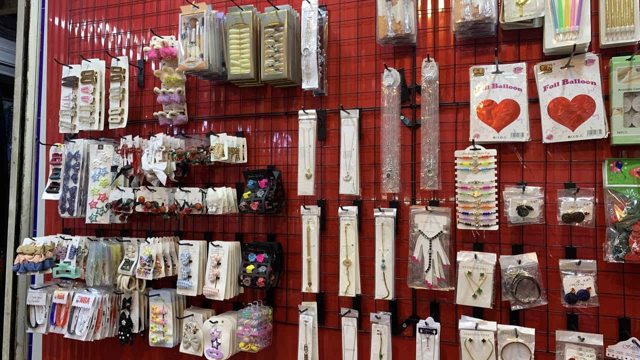 السلام عليكم محل اكسسوارات   للبيع بسوك العبيدي بسوك القديم السبب لعدم التفرغ تواصل ***********واتساب
