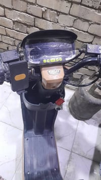 للبيع دراجه شحن مديل ٢٠٢٦ جديده استعمال ١٠ إيام لتواصل ٠٧٨١٩٤٣٢٩٦١