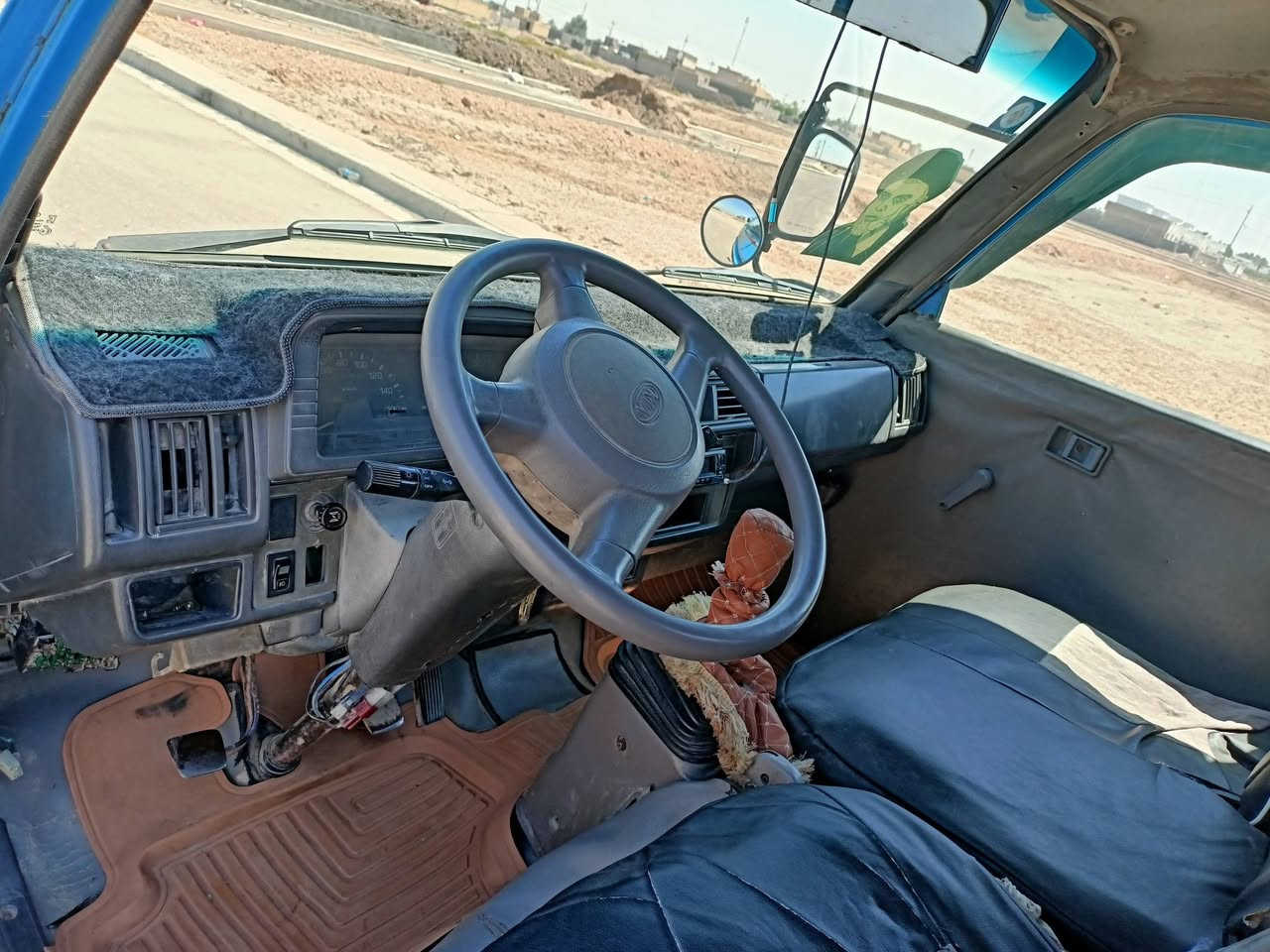 كيا موديل 93 قماره وربع.
_ محرك فوول كير اكسن مكفولات.

_ قماره بلاديه 

_ كهربائيات شغاله 

_ راديو مسجل شغال فوول.

_ تخم تاير خلفي امامي جديد.

_رقم انكليزي بسمي مداور ثاني يوم .

_ سنويه جديده.

_ غرفه بلاديه.

سياره اي نقص ما بيها شغل واطلع وين ما تريد 
مكان السياره بابل .

اتصال ***********  .
