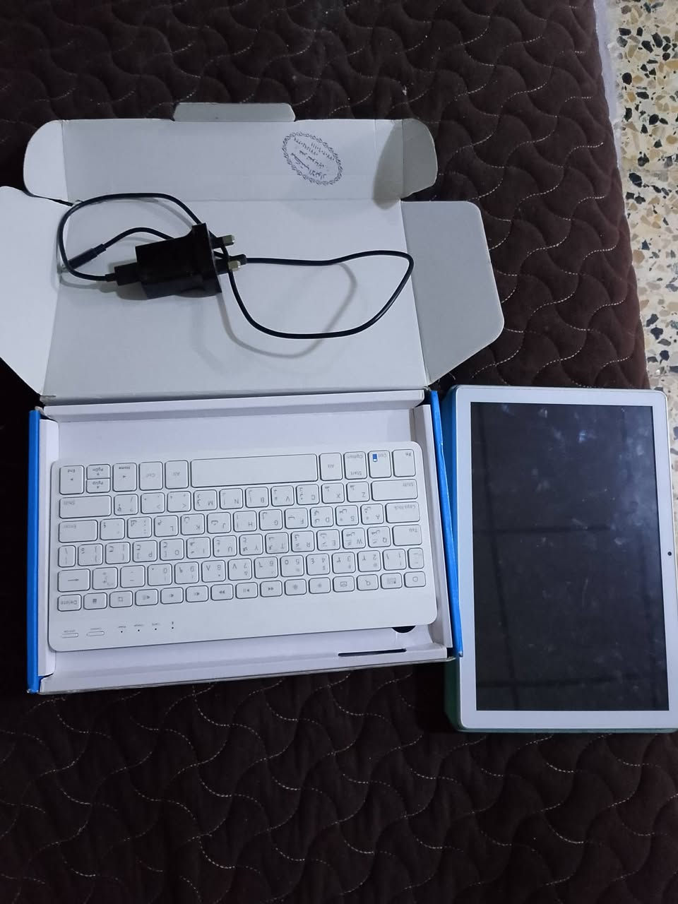 ابباد نوعية عل بكيت ذاكره 32 كيبورت بي شاحنه بي شرط نظيف بوبجي يشغل بس بي هيا الطخه بل زاويه مايثر علي السعر 70 وبي مجال موصل جانب الايمن


**إذا كنت صاحب هذا الإعلان وتريد حذفه لأي سبب، رجاءا أرسل رسالة إلى الدعم الفني**