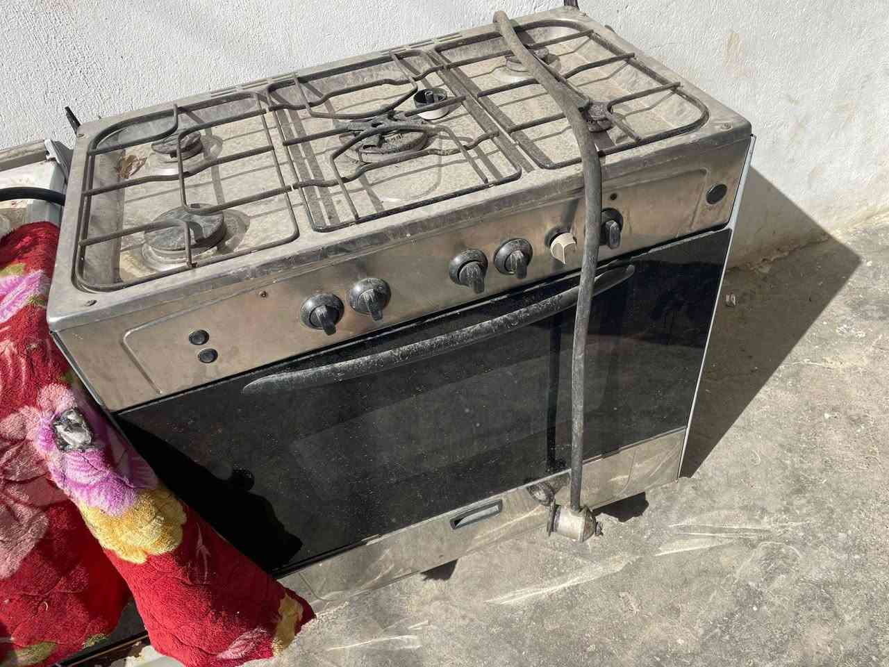 السلام طباخ للبيع اعيونة كلهن شغالة السعر 110وبي مجال للستفسار الاتصال ‎0773 126 2494
وتساب فقط
