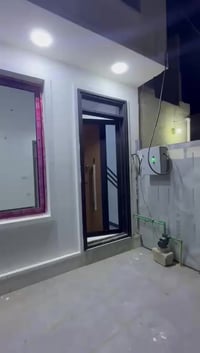 بيت للايجار مساحه 50 متر بيت جديد ونظيف وبناء حديث درجه  يحتوي على خدم...