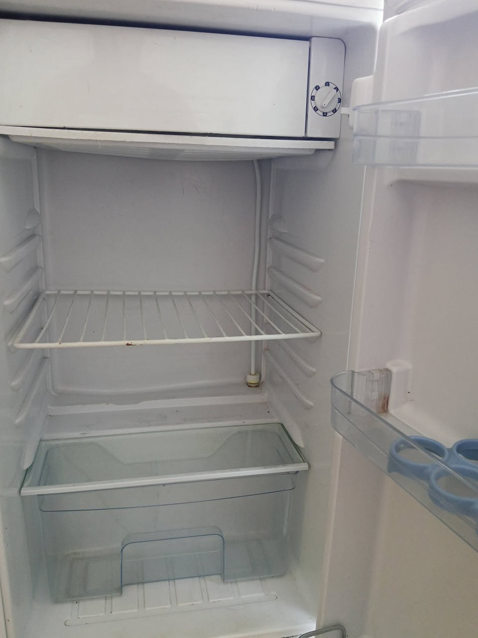 ثلاجه للبيع ***********
