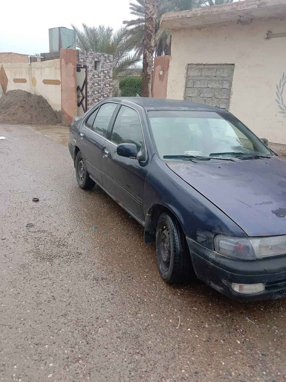 السلام عليكم للبيع نيسان سني موديل 1997كير عادي محرك 18قبق اسود نوزل. مو كابريته فول عادي صدر جديد كهربياته شغاله من الطول لطول سياره جاهزه فقط تبخير قليل بلمحرك  سياره جارده فقط  داخله جلد ونضافه فول. تايرات جدد بيع او مراوس حسب القناعه والسعر 37 مكان تكريت العلم   علماا  رقم بغداد مشروع وطني تتحول بتكريت   تحويل مباشر فقط
***********
