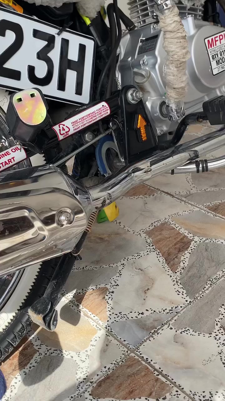 صالنصة ام الفتحتين جديدة مستعمله قليل نضيفة حيل صوت حلو للبيع أو مراوس ب صالنصه نامة ام النجمة *********** شراي يتصل وموجود خاص هم سعرة ٢٥
