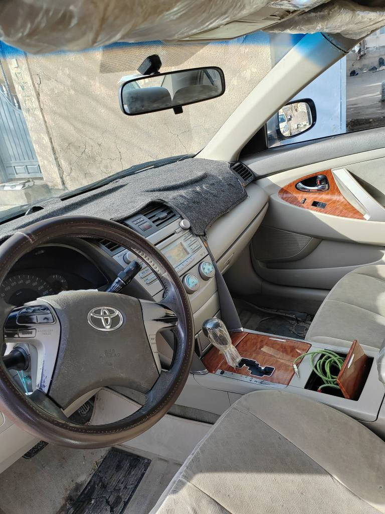 كامري 2008 .GLX. دووپارچه وپه له يك بؤياخ . سه نه وي به سه رچوه  نرخ 96گه لاو مه عامه له.  *********** السليمانية, العراق
