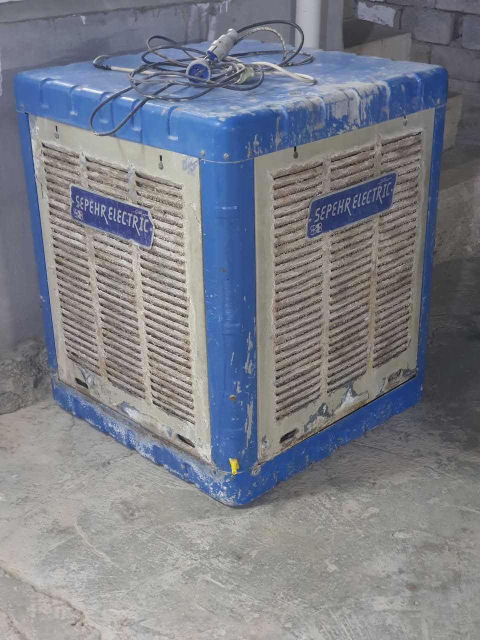 مبرده سوبر تشتغل سرعتين ماطور ابلادي شركه واتر بم جديد حلفه جديده السعر ٩٠ بيه مجال قليل حق الجيه الشراي يتصل ***********
