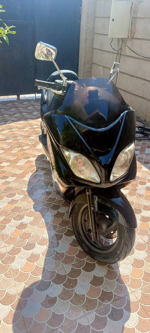 السلام عليكم 08 كير ملغي مكينه خير من الله معدل حلو دراجه شوفت عينك متعوب عليه 700 بيهة مجال قليل ***********
