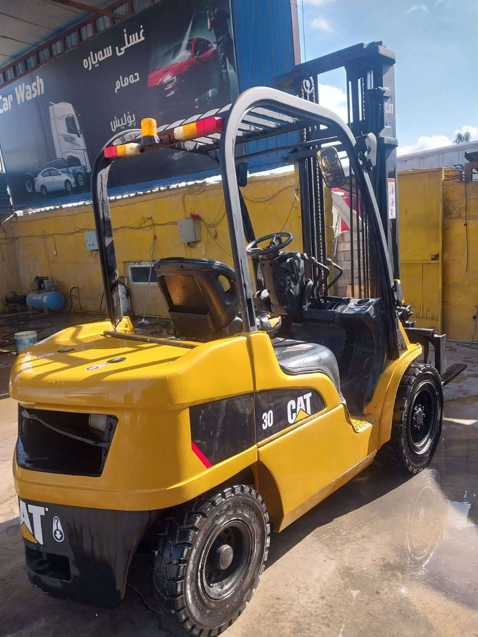 السلام عليكم شوكيه كتر 2011 كاز  كيرأوتوماتيك دخول جديد ارقام كاتي منفيست دخول 3 طن 3حركات مكفوله جاهزه للعمل مكاني بغداد البياع     ***********
