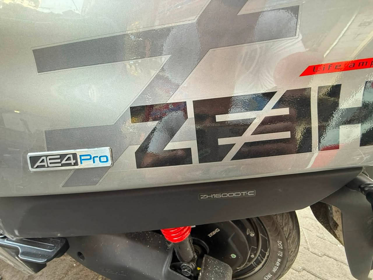 دراجه ماركة زيهو Ae4 pro
الدراجه مصنعه لليابان 🇯🇵 وزيرو من اليابان 🇯🇵  قاطعه مسافة داخل بغداد 5500km قابله للزيادة..

ملف 3000w
سرعه 70km
ليثيوم بطاريه 45A 
المسافة الي تقطعه تعتمد على طريقه استخدامك بس فوك ال 70km اذا سرعه 50km/h او اقل.

نضافه ٩٥٪؜ مكفوله من كلشي.

ضمان محرك /ملف /عقل سنه كامله من تاريخ الشراء مالته للطرف الاول
ضمان بطاريه سنه كامله من تاريخ التجهيز للطرف الاول

عقل كلش ذكي هواي بي اوبشنات…

سبيكر /حساسات ستاند/تدفئه بالمقبض/شاشه LED دقة عاليه /تحكم كير /بصمه ومفتاح صندوق عدد 2/غلاف كشن فوك الدوشمه طبي/ستناد ضهر /مري عدد 2/ خوذة/ قفل حرف U/غلاف شاشه /

دراجة كلش عمليه وخدميه ولمسافات بعيده تستخدم ….لونه رصاصي كلش مرغوب…اوراقه الاصليه كامله وعقد شراء هم متوفر 

السعر ٣ مليون دينار عراقي 
 

رقم الكابتن :
***********
