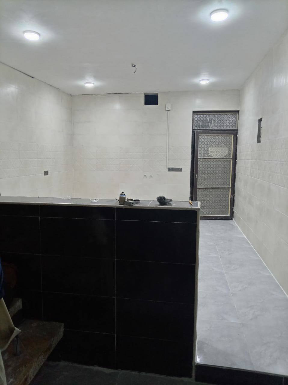 بيت زراعي المساحه 250 متر بالاسكان الصناعي
دور سيد حمزه مقابيل مدرسه الحريه
البناء بلوك كهربائي كونكريت صب
التفاصيل / طارمه كبيره استقبال طول 9 أمتار صاله وغرفتين نوم ومطبخ وصحيات داخليه وخارجيه
السعر 61وبي مجال لشراي مستعجل علا بيعتة 
التفاصيل *********** بي واتساب
