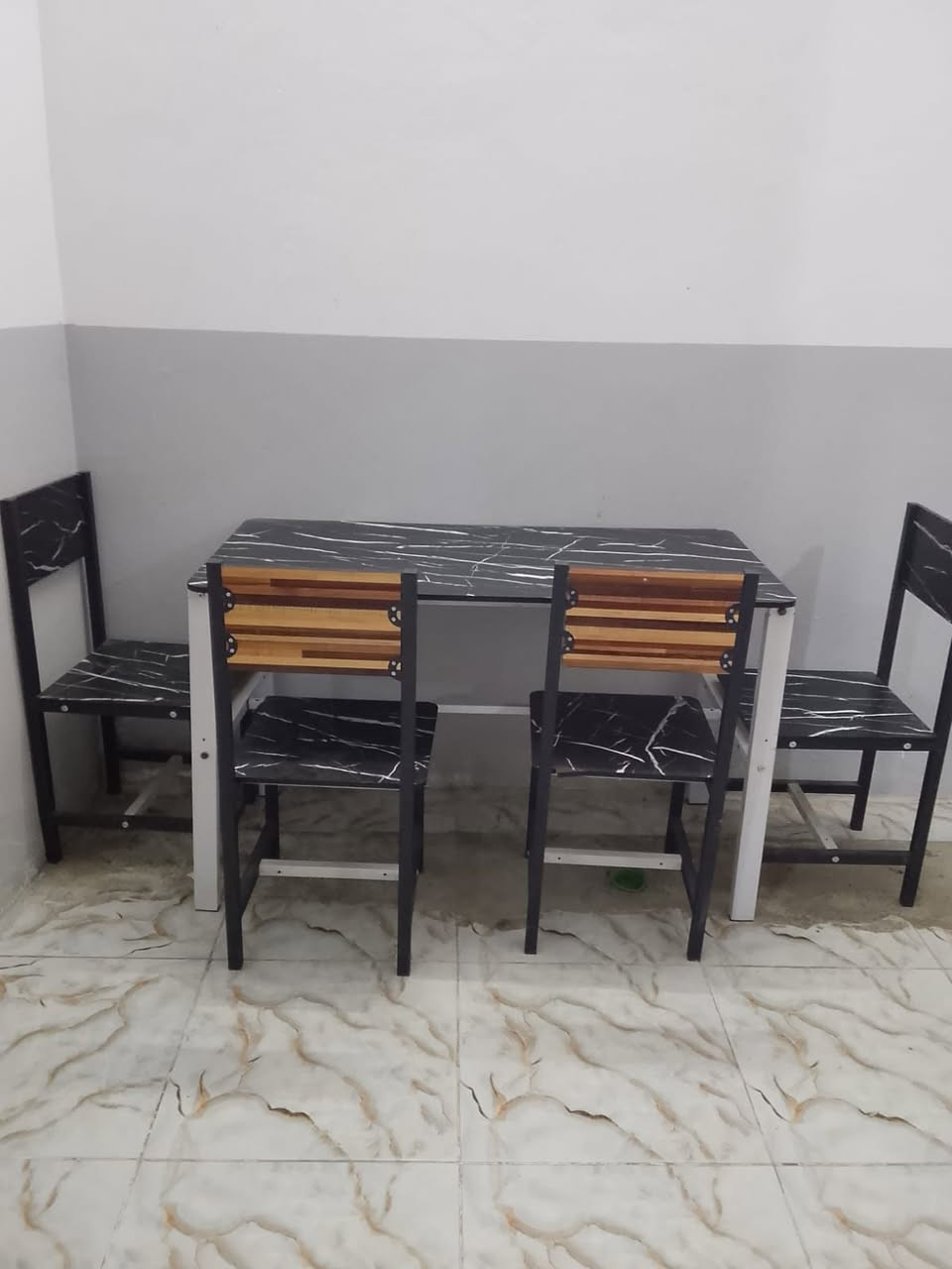 ميز طعام للبيع بعده جديد


**إذا كنت صاحب هذا الإعلان وتريد حذفه لأي سبب، رجاءا أرسل رسالة إلى الدعم الفني**
