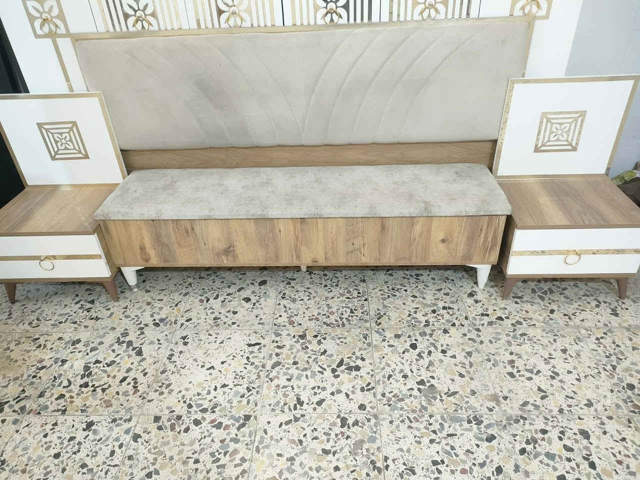 غرفة نوم تركي 
العدد 8
السعر 500
شد🪛 ونقل🚛 داخل بغداد مجاني


**إذا كنت صاحب هذا الإعلان وتريد حذفه لأي سبب، رجاءا أرسل رسالة إلى الدعم الفني**