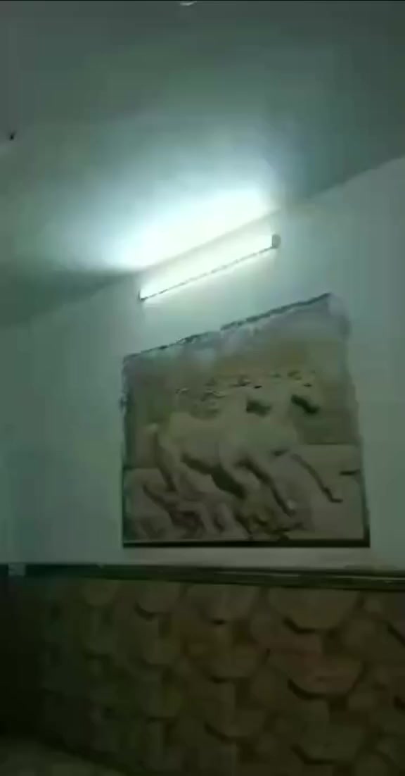 دار للبيع المساحه 100م ركن طابقين الوجه7وربع نزال14 الموقع حي16 يحتوي على 4غرف نوم  وستقبال وصاله ومطبخ وصحيات بناء حديث حاليا مؤجر ب400الف السعر140 مطلوب عقاري35 يعني المشتري يدفع105*
ملاحظة/بس الدرج مكامل تطبيك وموجوده البايات مالته ان شاءالله 
للأستفسار مكتب المصطفى للعقار 
***********
***********
