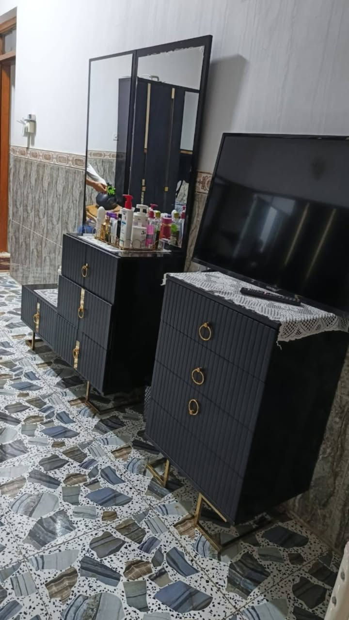 للبيع
جرابي اثنين كامله هيه وفراشها
غرفه نوم تركيه 9 قطع اخت جديده مابيها اي عيب
مكان رمادي


**إذا كنت صاحب هذا الإعلان وتريد حذفه لأي سبب، رجاءا أرسل رسالة إلى الدعم الفني**