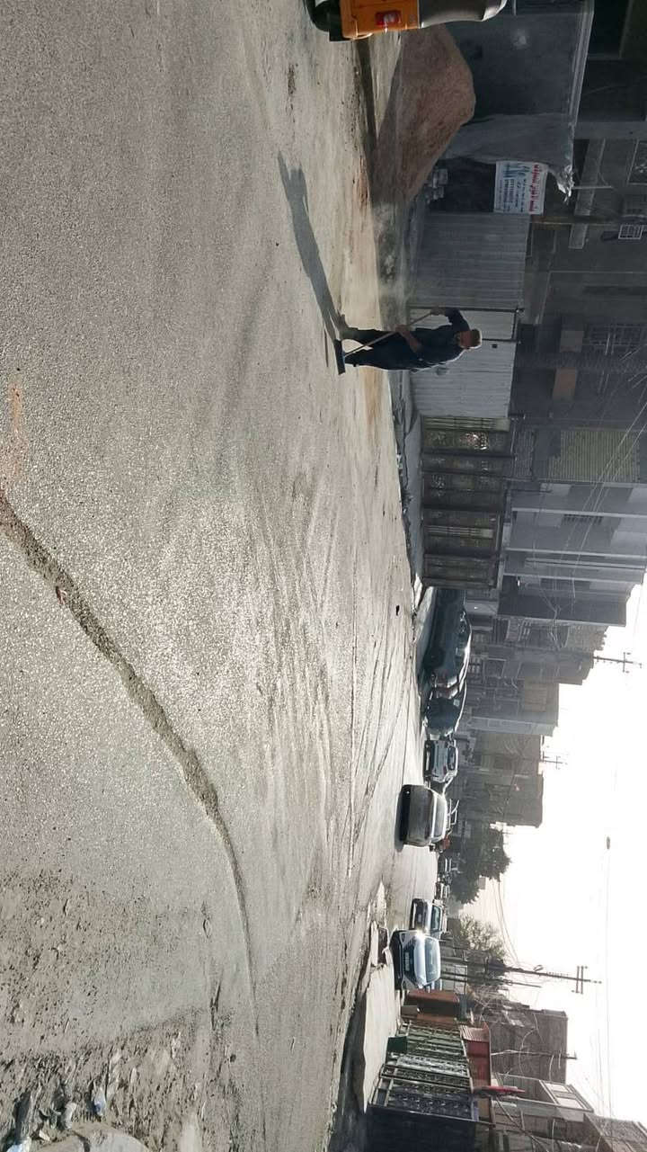 مشملات عدد اثنين متجاوره مساحة المشتمل ١٠٠م واجهه ٥نزال ٢٠م طابقين ثلاث نوم استقبال مطبخ خدمات مدخلين بناء درجه اولى حديث فارع شارع عريض ٢٠م رصيف ه م السعر ٢٨٠مليون الشعب قرب جامع الجهاد 
مكتب الشعب للعقار الشارع المقابل لمطعم حجي عادل ومصور الكنز هاتف ***********
يوجد واتس اب
