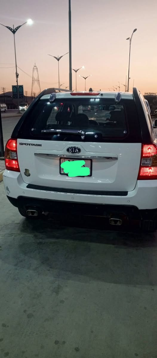 السلام عليكم 
سبورتج 2009 رقم بغداد انگليزي بأسمي كفاله عامه عرض بطول جديده جداً السعر 135 وبيها مجال بسيط مكان السياره الكوت مركز المدينه للاستفسار ***********
